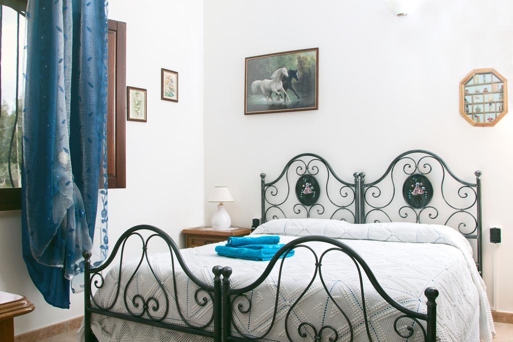Il Vecchioliveto Di Ornella Bed & Breakfast Marrubiu Ruang foto
